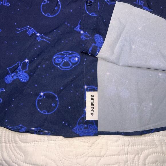 E.T RSVLTS Shirt Size XL Blue Phone Home Kunuflex Short Sleeve Button Up NEW NWT - Picture 10 of 13